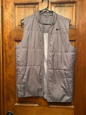 Nike Men's Light Gray Quilted Puffer Vest